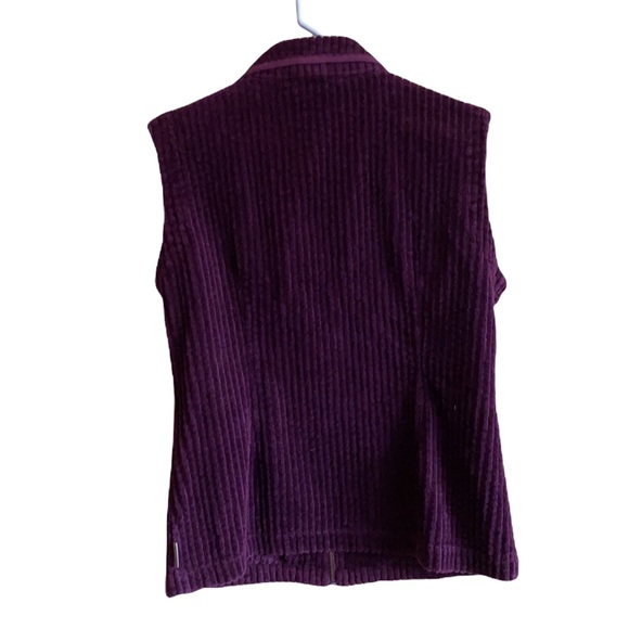 Woolrich Women’s Kinsdale Corduroy Vest in Blackberry/Purple - size small - Picture 4 of 11